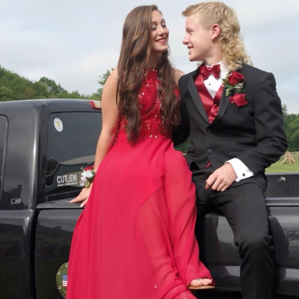 PROM SEASON!! 💄💋💃🏻 - Picture 9 of 9